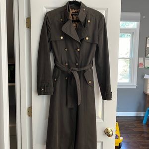 Dolce & Gabbana trench coat stunning